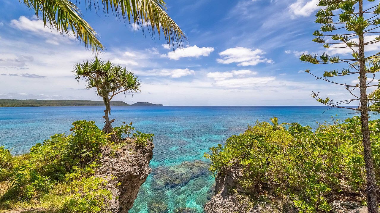 Cruises to Maré Island, New Calendonia 